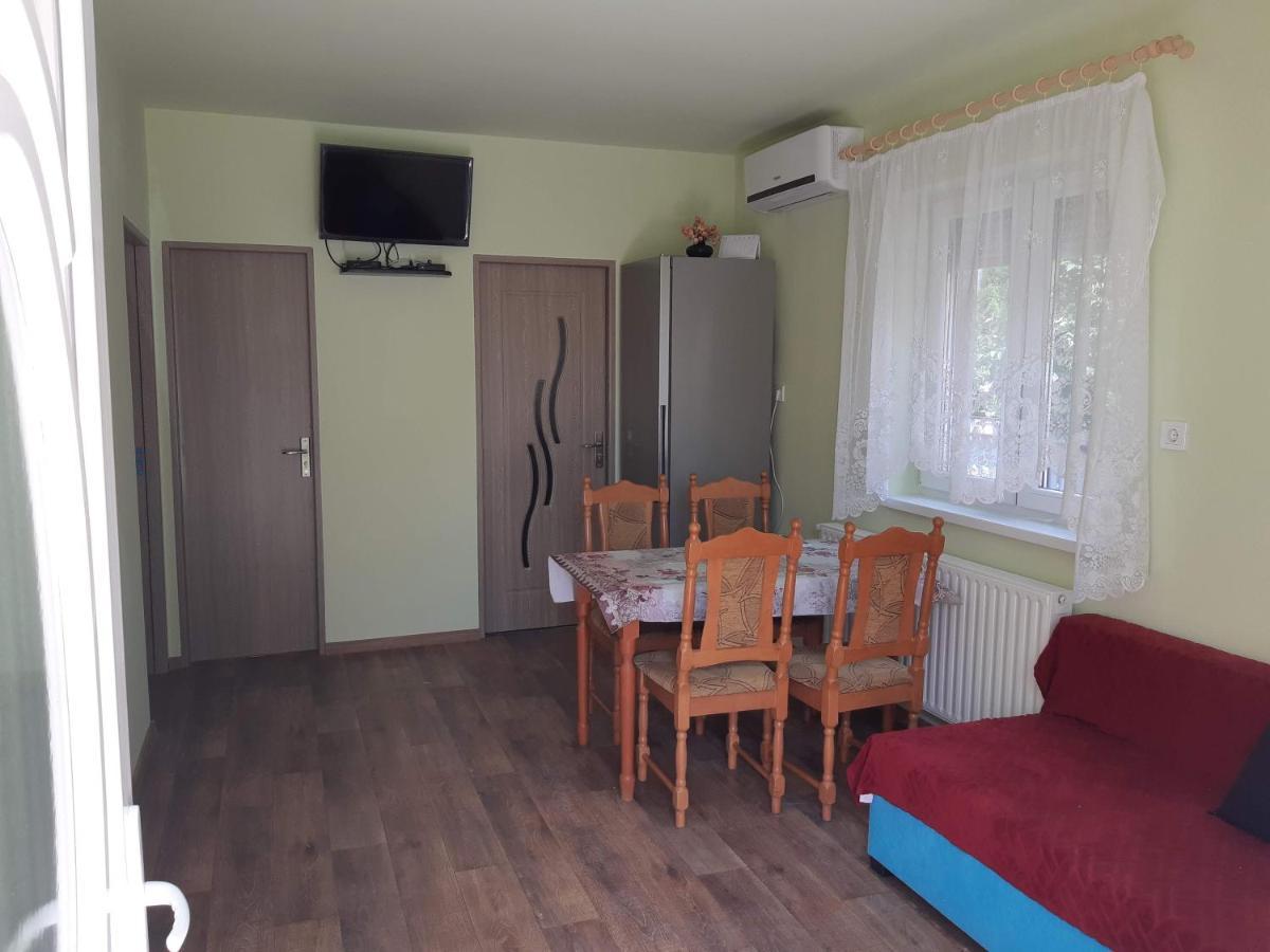 Rozsa Apartment Hajdúszoboszló Εξωτερικό φωτογραφία